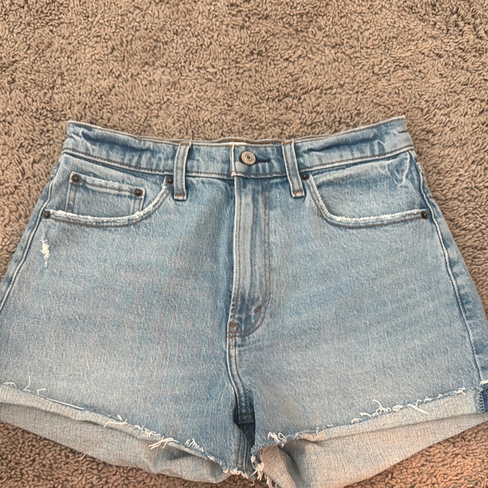 Abercrombie high rise mom shorts curve love. Size 27/4